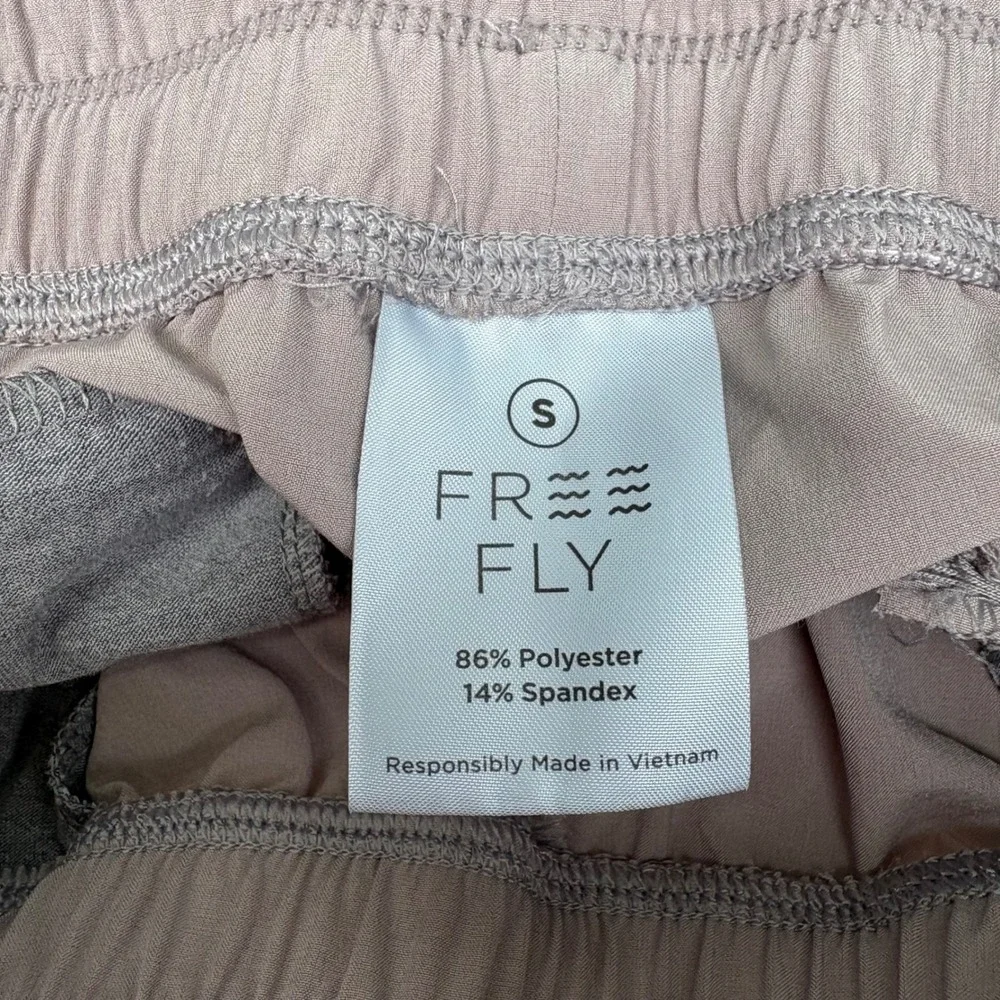Free Fly Womens Gray Pull On Active Shorts Size Small Elastic Waist Zip Pockets